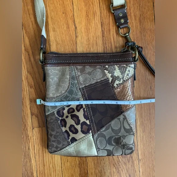 Coach crossbody patchwork swing pack animal print - Picture 3 of 16